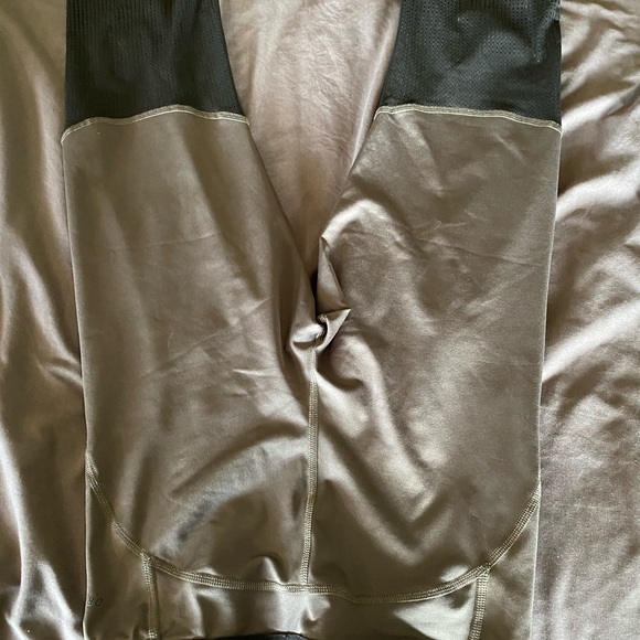 Nike crops - Picture 3 of 3